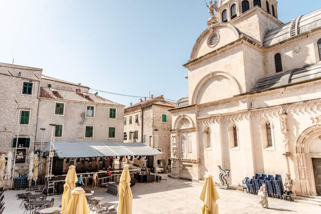Postavljena pozornica: Sve je spremno za dvije večeri Šansone