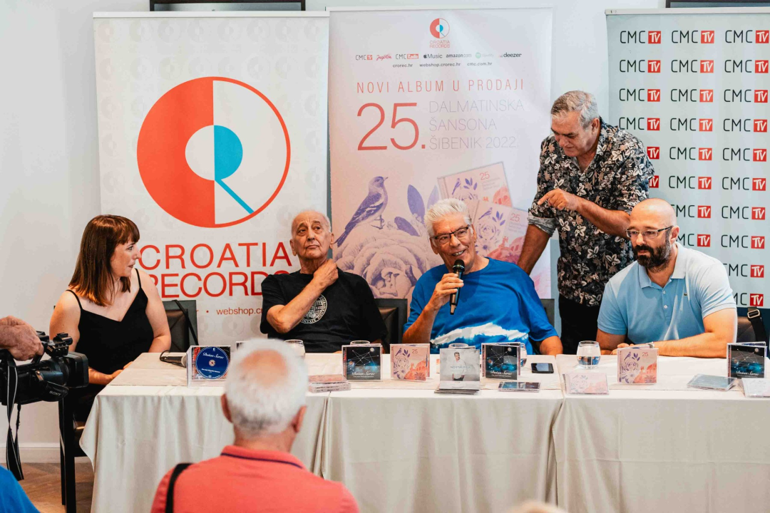 Večeras druga, autorska večer Šansone: 'Zahvaljujemo ocu, sinu i duhu svetom. Dušanu, Branku i Arsenu' 