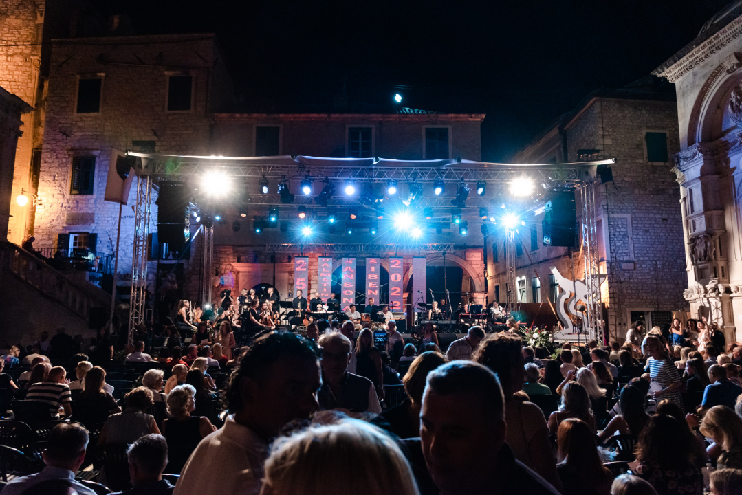 Dok žiri bira pobjednike i dok se zbrajaju glasovi publike, pogledajte fotografije svih izvođača 25. Šansone