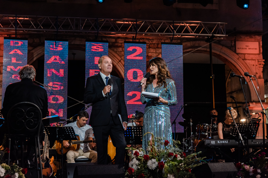 Dok žiri bira pobjednike i dok se zbrajaju glasovi publike, pogledajte fotografije svih izvođača 25. Šansone