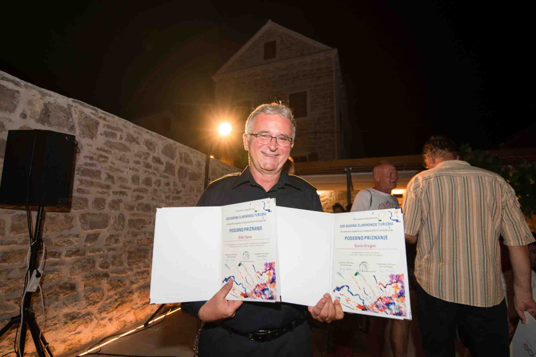 U kući Šare svečano proglašeni laureati zaslužni za 100 godina zlarinskog turizma