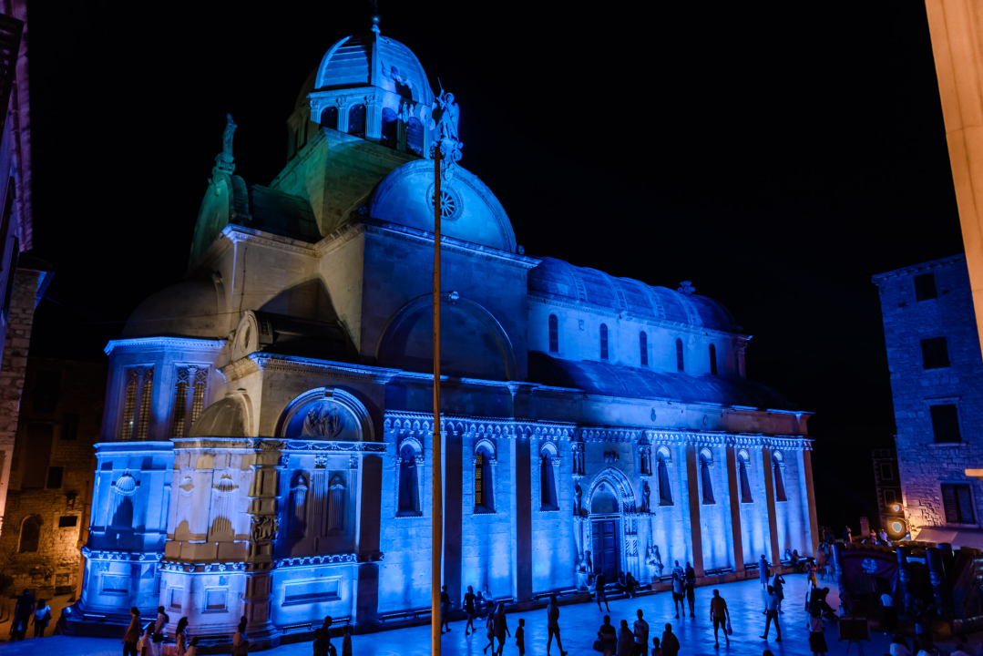Šibenik 'obojan' u plavo: Vatromet i svjetlosni spektakl za veliku obljetnicu 