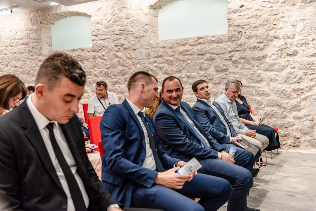 Potpisan ugovor s izvođačem radova izgradnje putničkog terminala na gatu Vrulje: 'Ovo će promijeniti vizuru grada!'