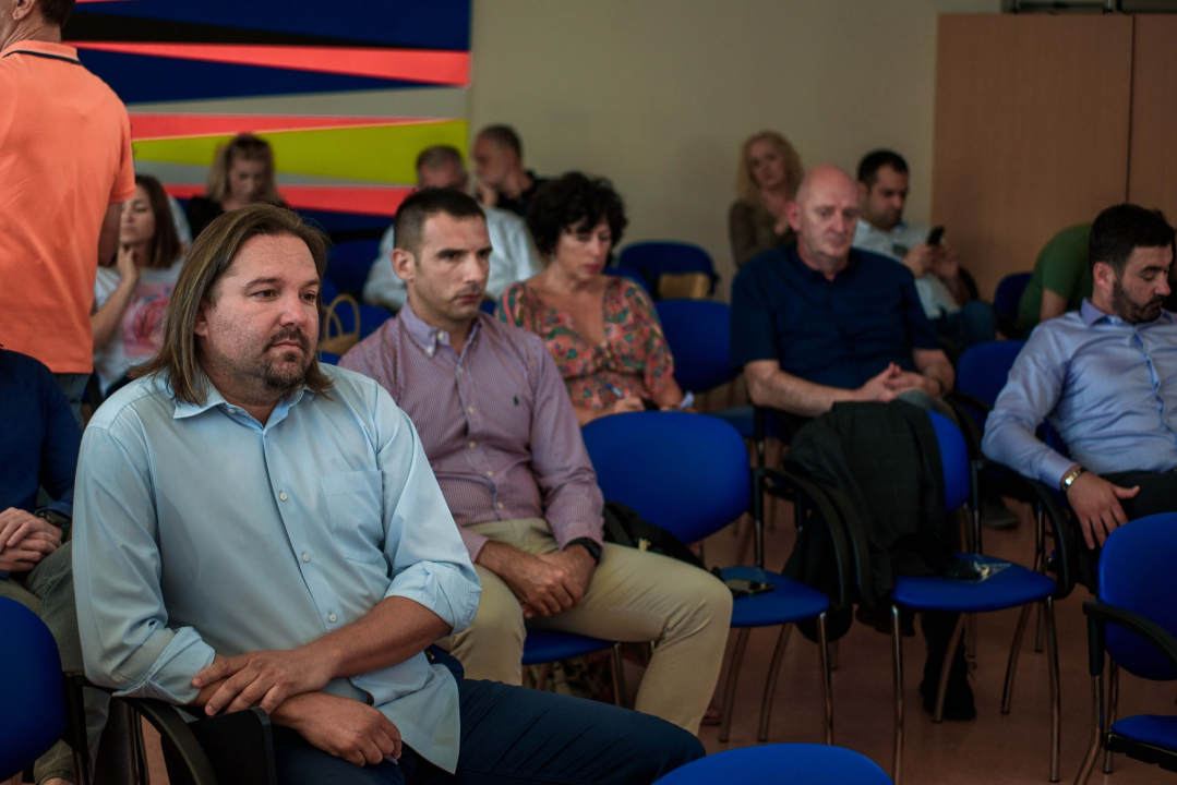 Restović: 'Trebalo je uložiti veći trud i kupiti električne autobuse'; Burić: 'Restović nam priča Crvenkapicu'