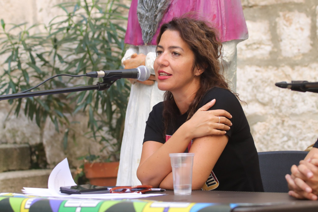 Ponos festivala ŠKURE: Preko 20 neafirmiranih pjesnika i pisaca pojavilo se danas kod krstionice