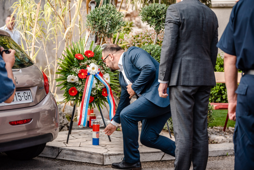 Položeni vijenci za šibenske vatrogasce stradale na Jamnjaku 1993. 