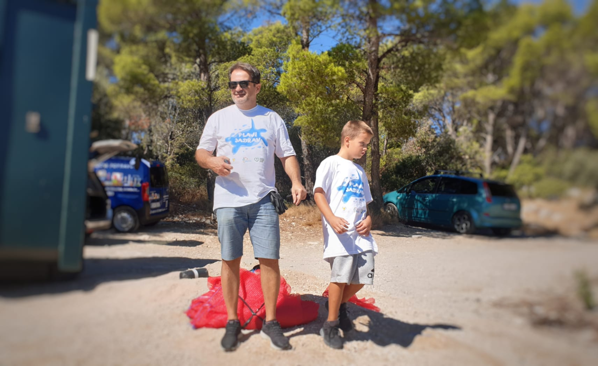 Volonteri i ronioci nedjelju proveli u akciji čišćenja  ispod Morinjskog mosta 