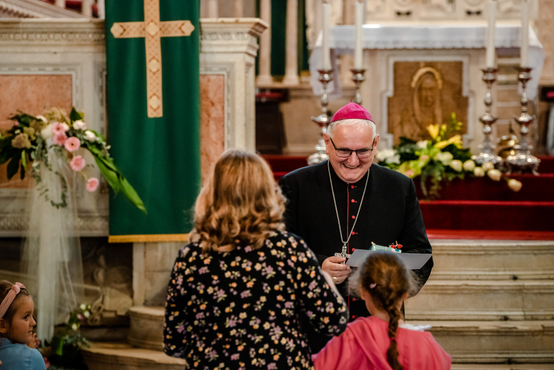 Mališani DV 'Brat Sunce' u povodu sv. Mihovila nastupili u katedrali