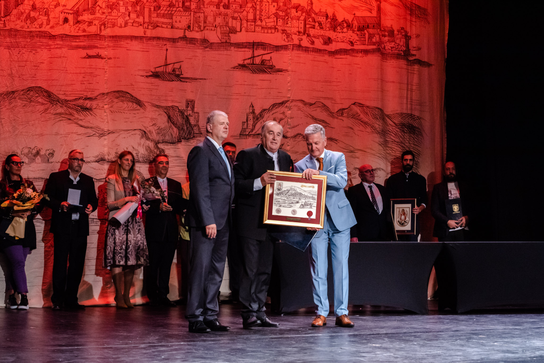 Ivo Mikuličin dobio nagradu Grada za životno djelo: 'Priznajem, infišan sam u Šibenik' 