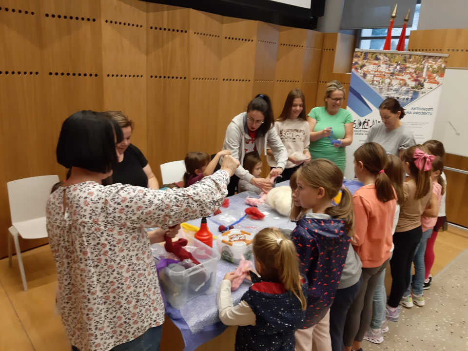 Provjerite raspored Društvenog centra Grada Skradina za listopad! 