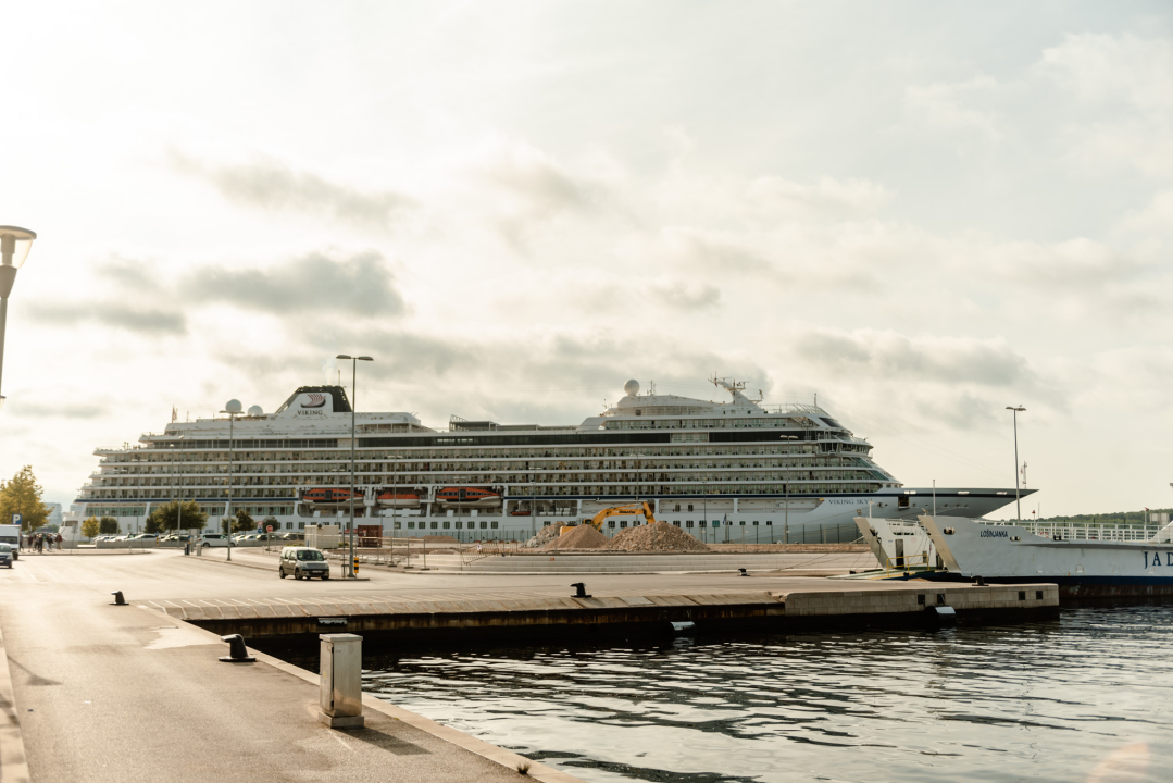 Viking Sky u Šibeniku, kruzer čije su dramatične snimke havarije u Norveškoj obišle svijet
