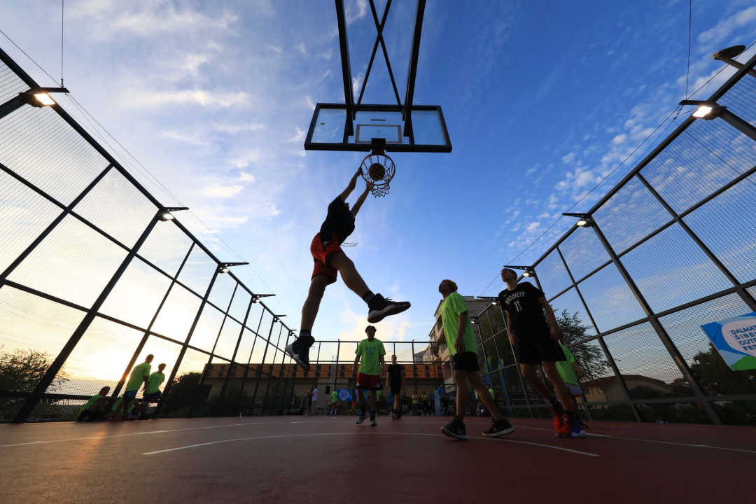 Oko 350 sudionika uživalo je u brojnim sportskim aktivnostima proteklog vikenda na Malom Vignju, Zlarinu i Baldekinu!