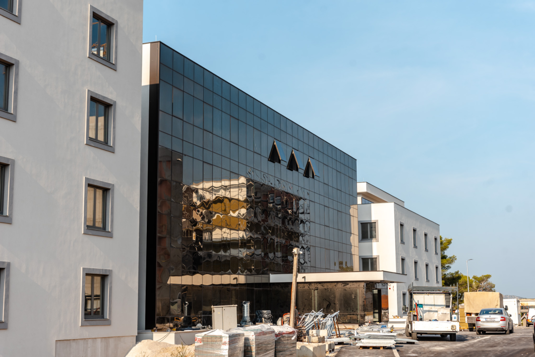 Obišli smo studentski dom Palacin iznutra: Sobe su prostrane, s prekrasnim pogledom na Vrnažu, Mandalinu i Šibenik