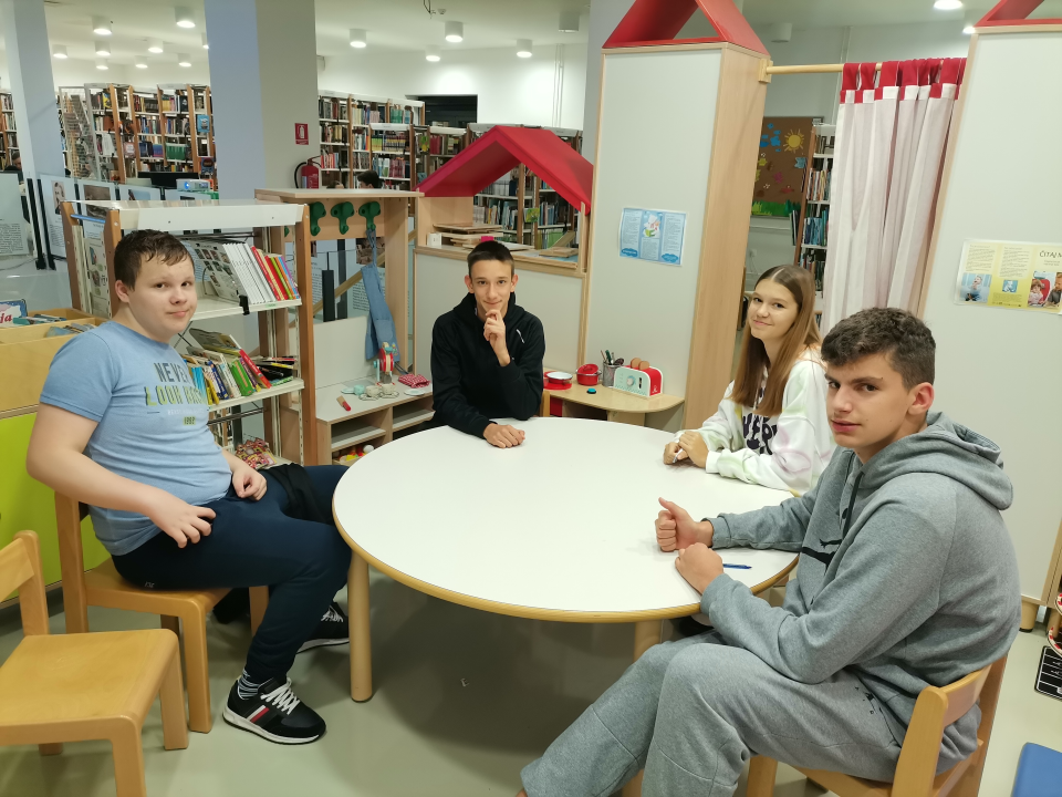 Održan prvi ovosezonski kviz u kninskoj knjižnici