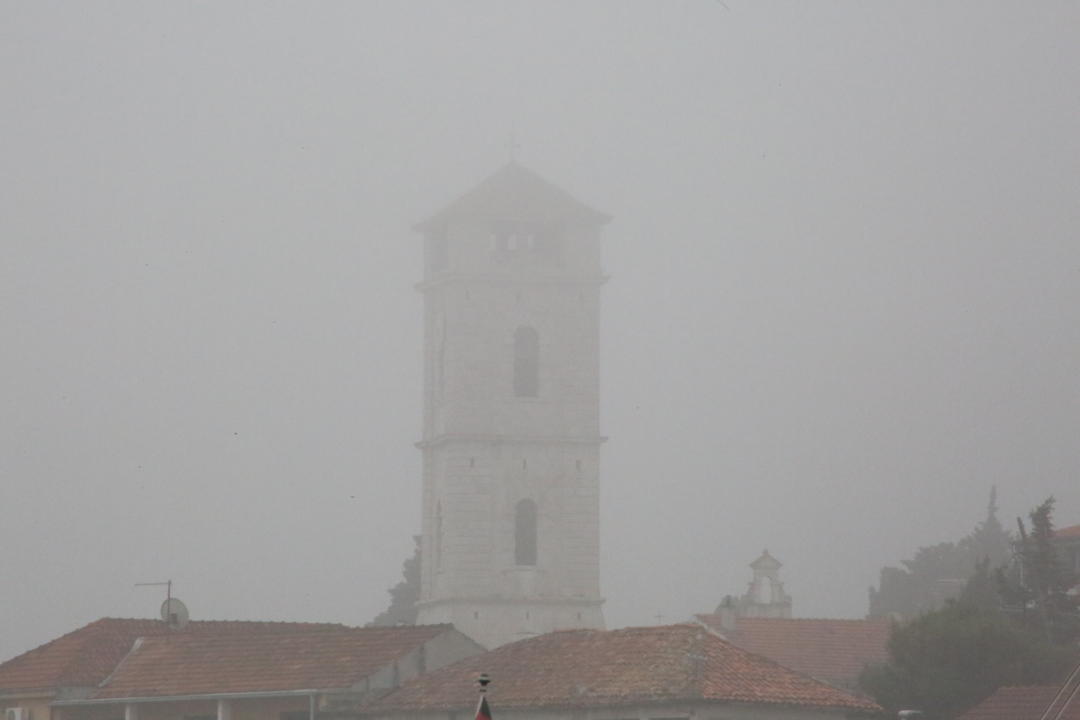 Tisno prekriveno maglom izgleda kao da ga je naslikao Claude Monet!