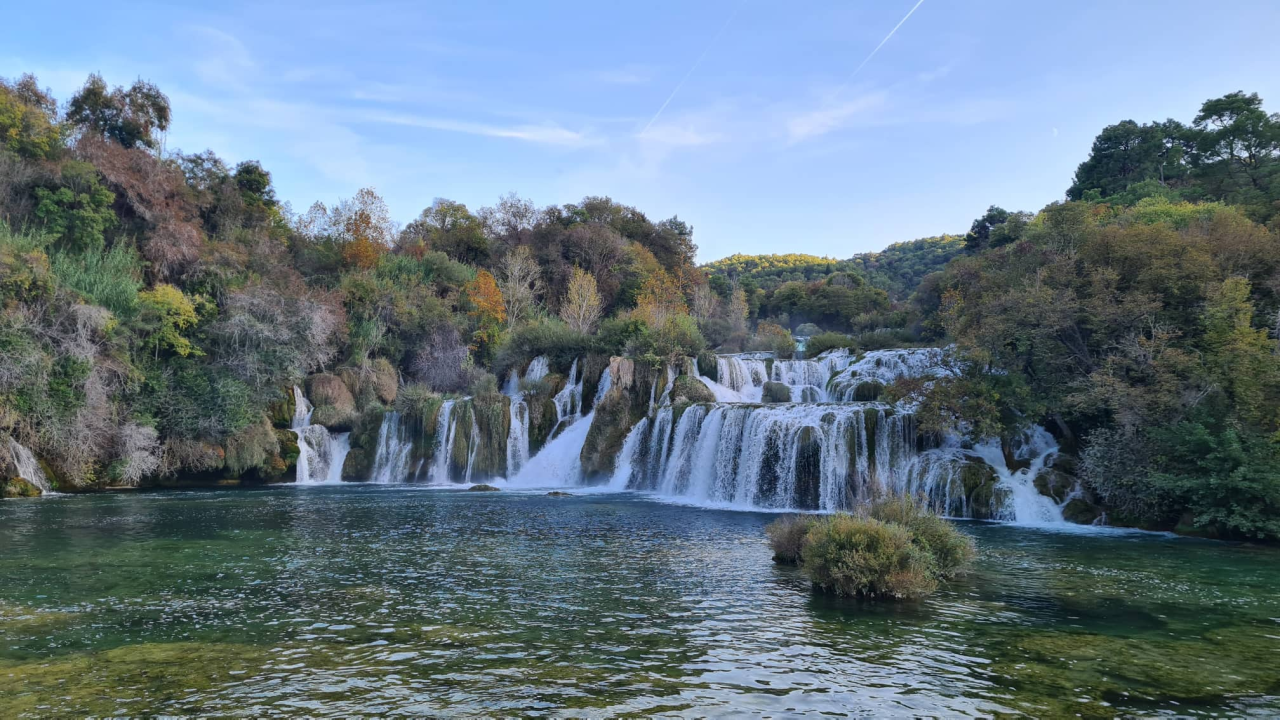 Lijepo vrijeme brojni iskoristili za đir do Skradinskog buka
