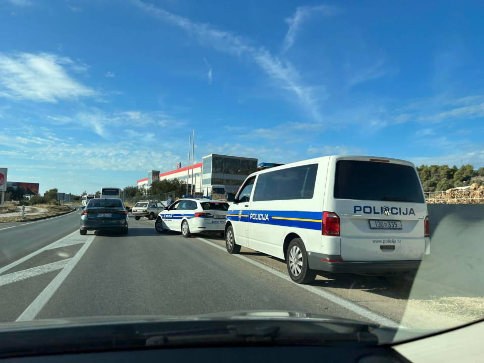 Izgubio kontrolu nad vozilom i zabio se u zid preko puta Supernove