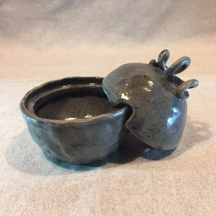 Martina je život u Zagrebu i Amsterdamu zamijenila Prvićem gdje se bavi keramikom