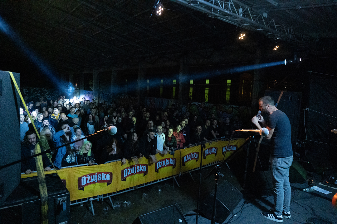 Pogledajte kako je sinoć bilo na Regiusu, večeras spektakl predvodi Jura Stublić