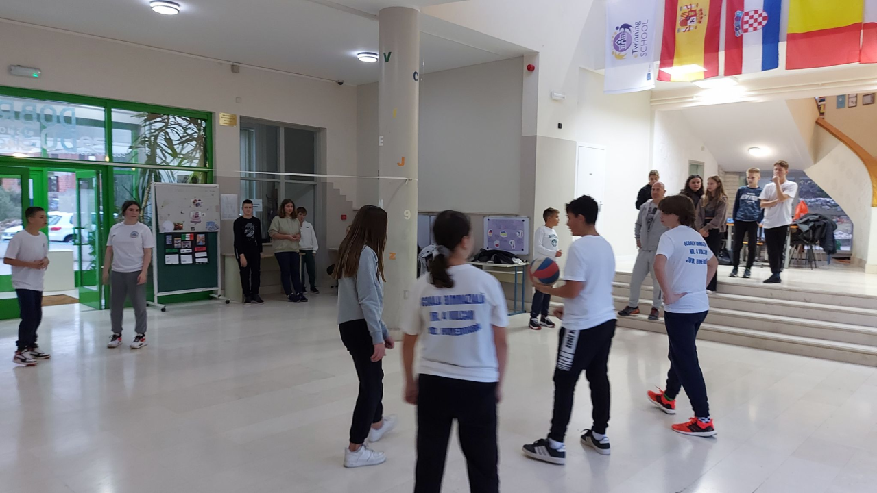 Osnovna škola Brodarica ugostila učenike i kolege iz Rumunjske u okviru K1 projekta 