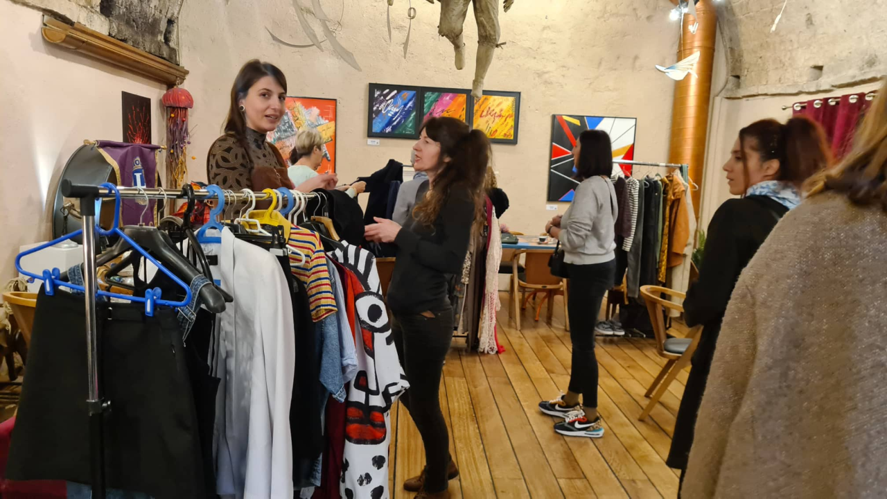 Dobar interes: Buvljak u Azimutu preselio se u toplu galeriju