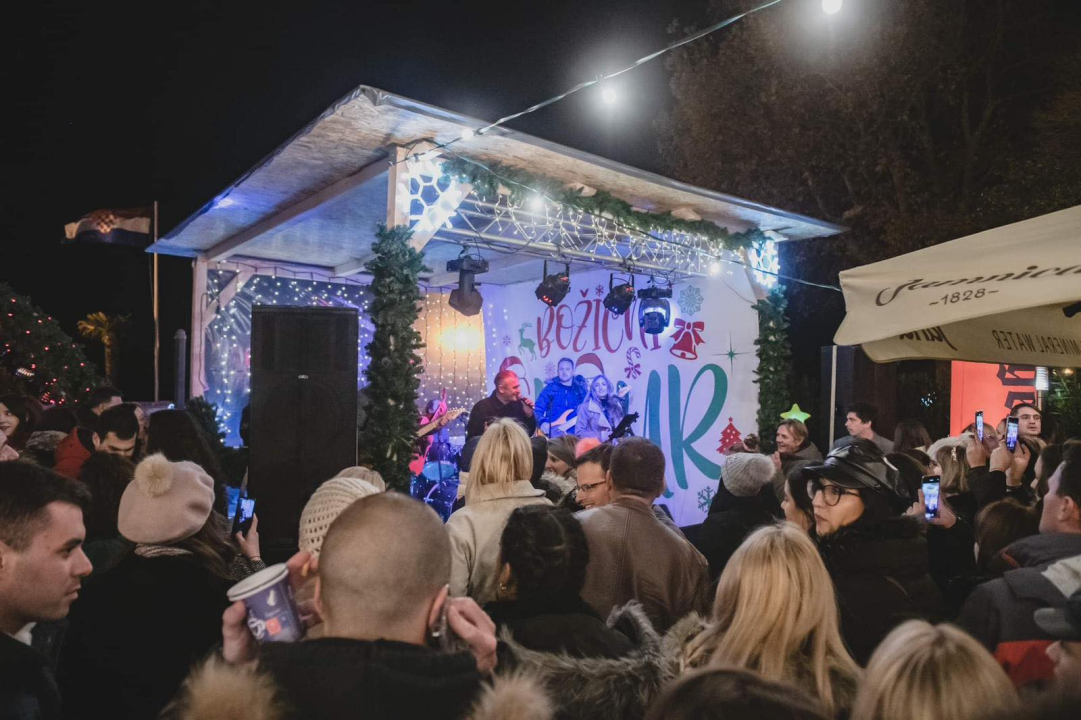 Vrhunski program Božićnog Šušura: Navijački korner, grupa Magazin, dolazak dječaka Paška, Peco i Silvija Dvornik! 