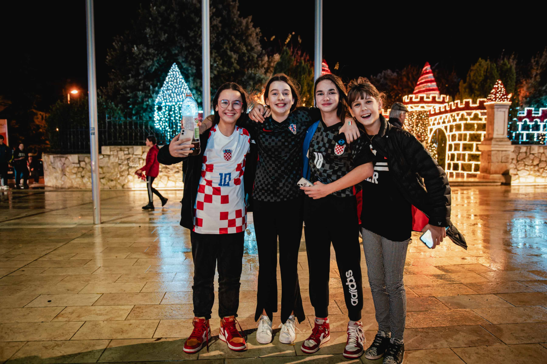 Samba na vučnoj službi! Šibenik je u transu, pogledajte ludilo na ulicama nakon prolaska u polufinale