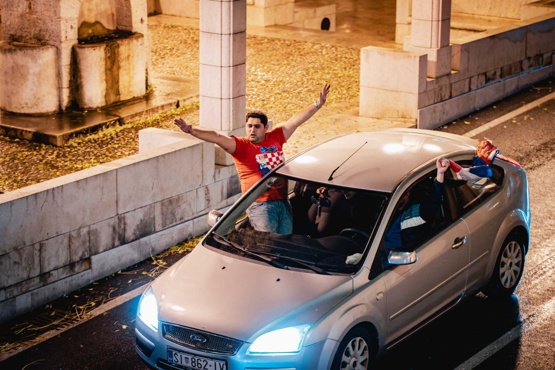 Samba na vučnoj službi! Šibenik je u transu, pogledajte ludilo na ulicama nakon prolaska u polufinale