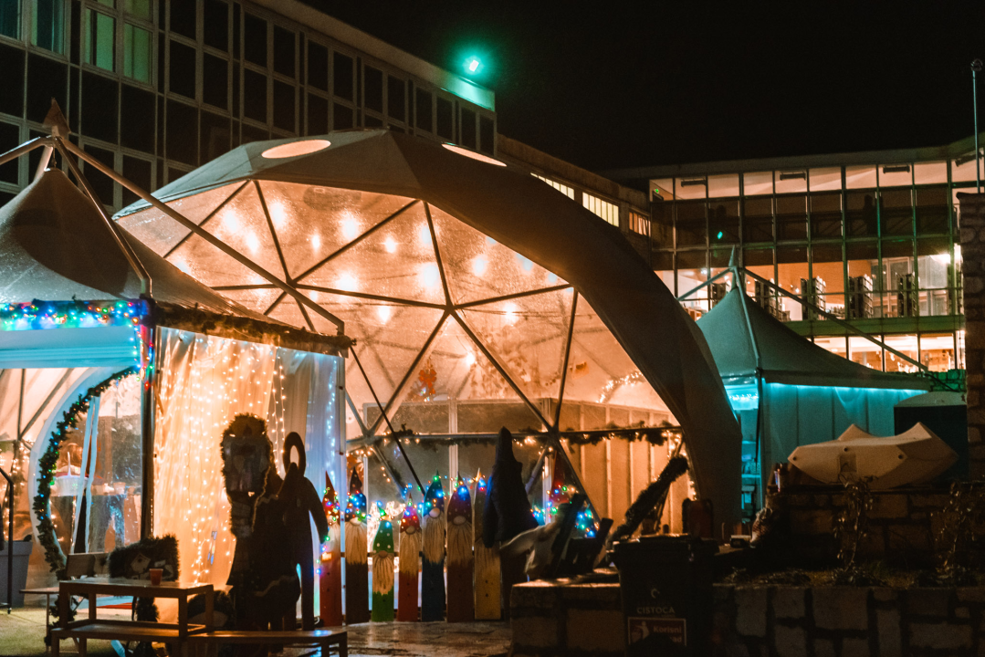 Kupola u đardinu postaje prolaz u drugu dimenziju: Za vikend nabacite VR naočale, odaberite igru i zakoračite u virtualnu stvarnost!