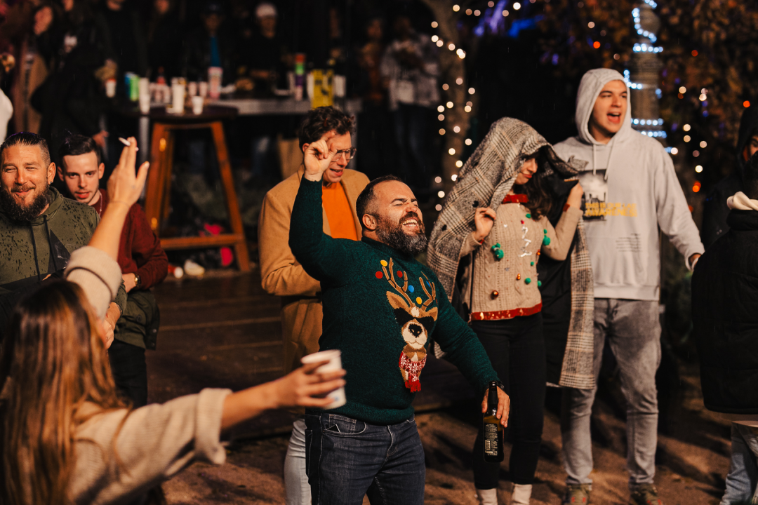 Park su u petak preplavili ružni džemperi i nasmijana ekipa