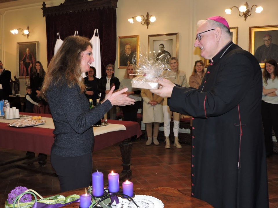 Božićni susret vjeroučitelja s biskupom Rogićem