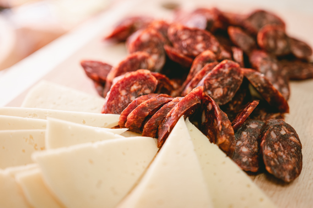 Blagdanski stol: Najbolje tuke, pivci i patke su u Delikatesama Petrović na šibenskoj pijaci