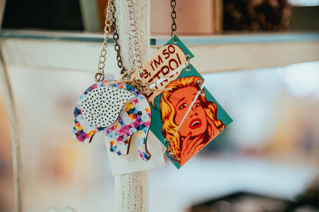 Galerija Juraj Dalmatinac ima savršene unikatne poklone i popust na umjetničke slike 