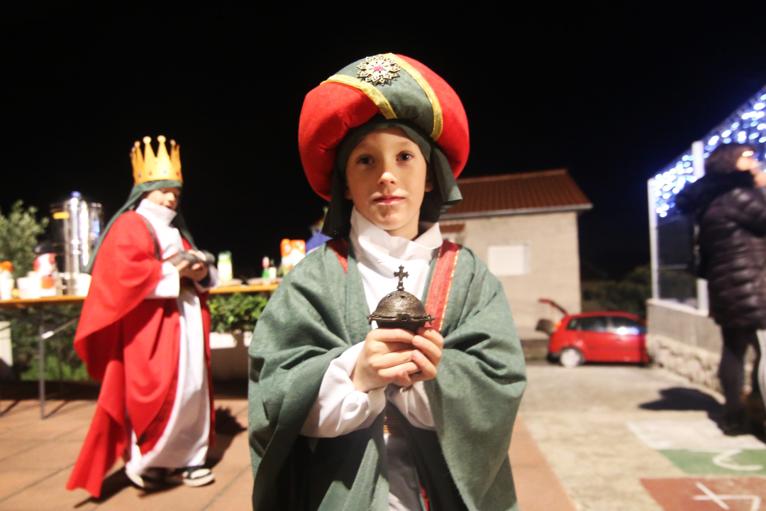 Žive jaslice u Jezerima u izvedbi malih Jezerana