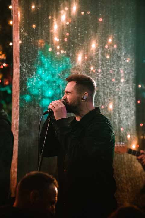 Matija Cvek oduševio šibensku publiku, provjerite koji vas još koncerti očekuju na Božićnom Šušuru!