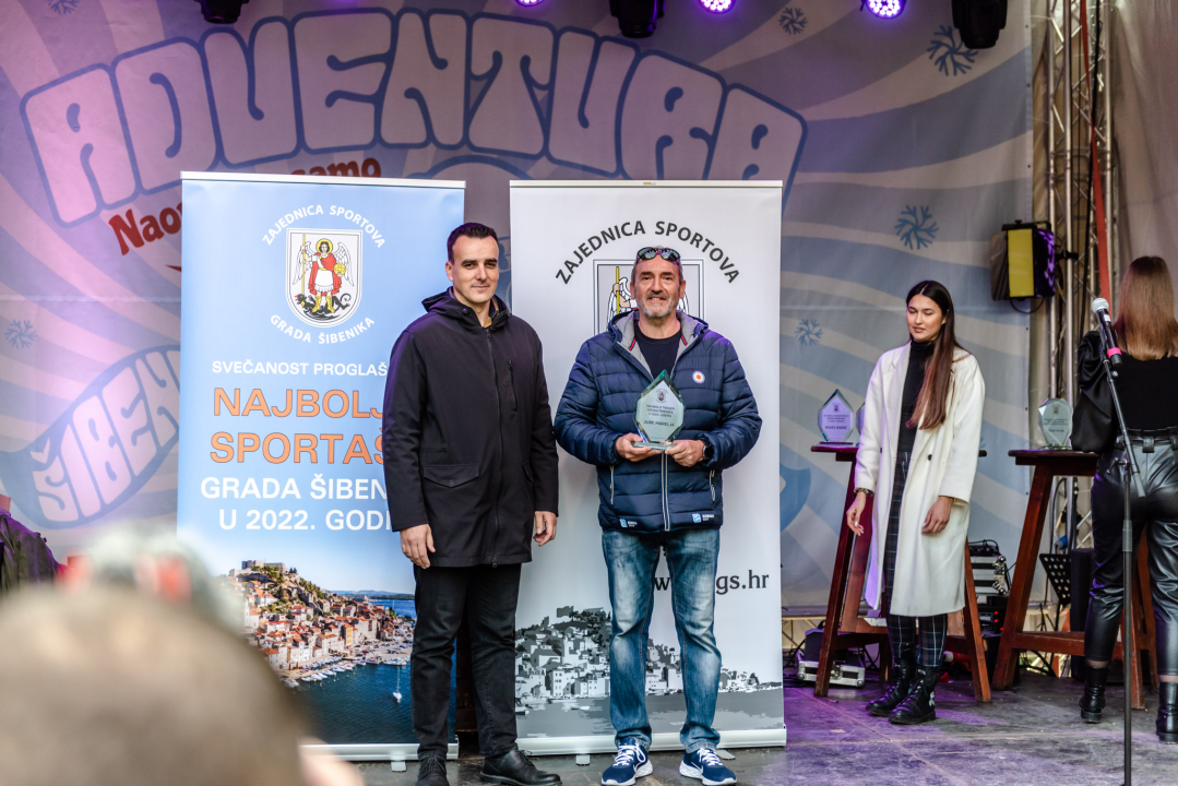 Toni Slavica i Nives Radić, vaterpolisti Solarisa i vaterpolistice Viktorije ovogodišnji su laureati