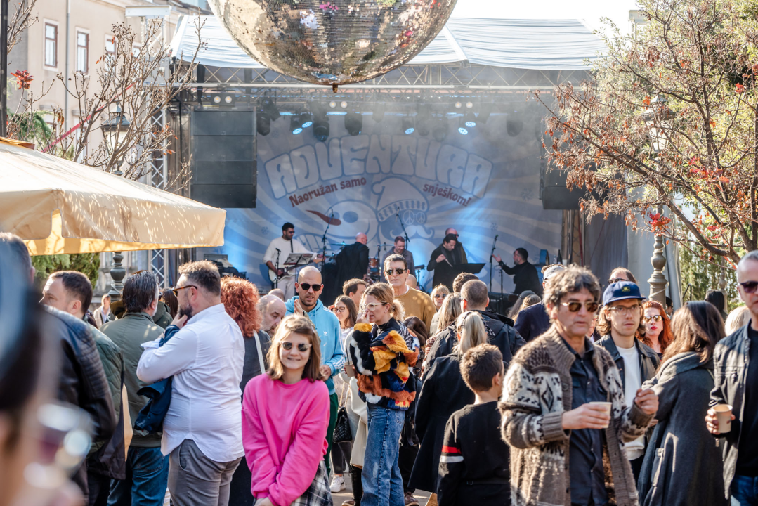 Šibenčane prvog dana 2023. na Adventuri u Parkiću zabavljao bend Pavel  