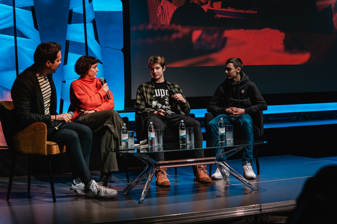 Garbura napunila kino Arsen do zadnjeg mjesta, gostovali i mladi šibenski glumci