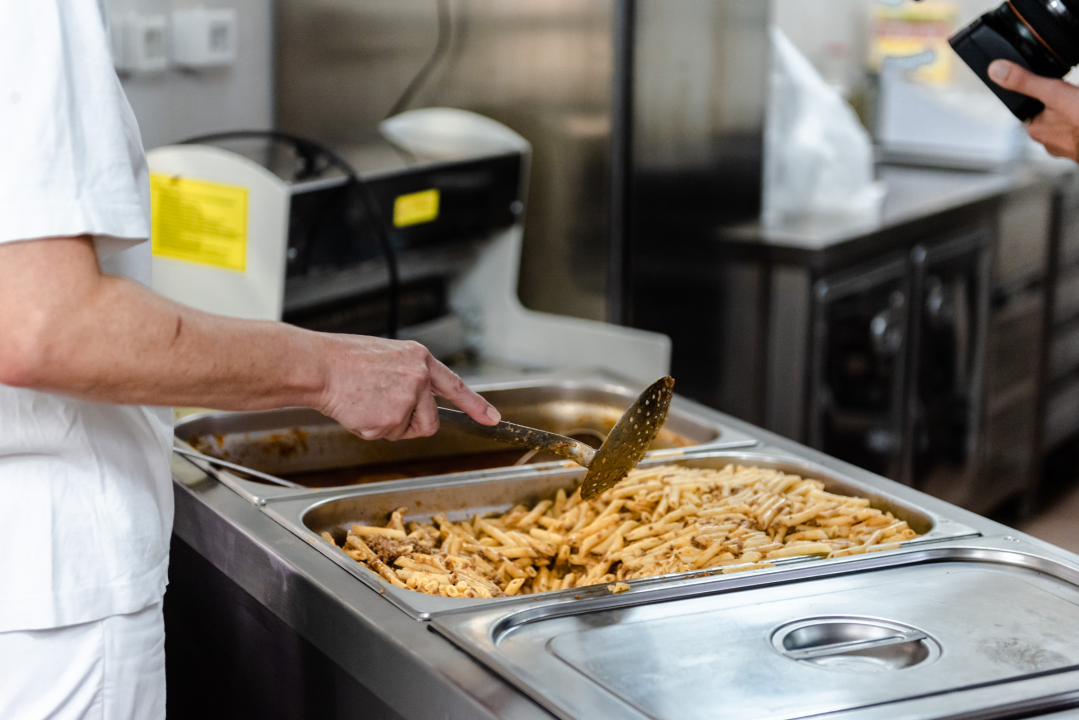 Od danas besplatni obroci za sve učenike: Samo u OŠ Meterize na meniju kuhana hrana