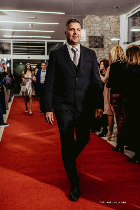 Učenici Ekonomske škole zablistali na maturalnom plesu u Vodicama (2)