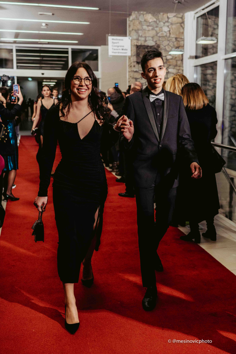 Učenici Ekonomske škole zablistali na maturalnom plesu u Vodicama (2)