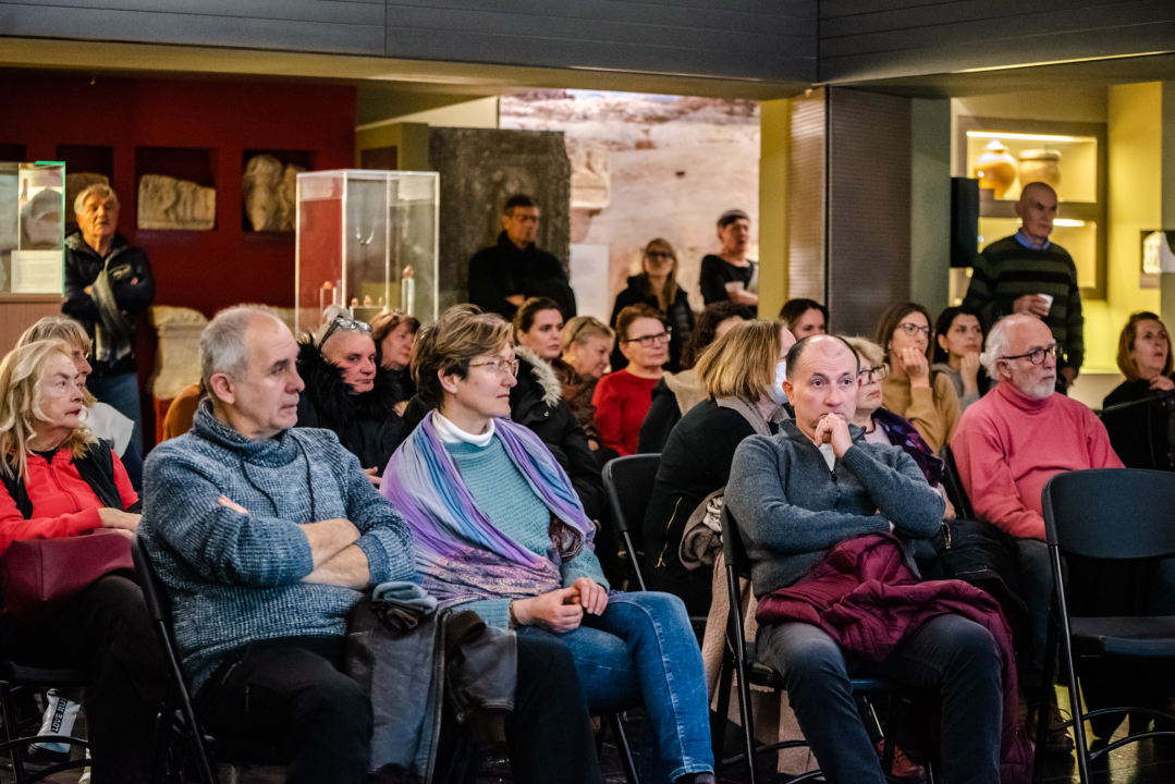 Noć muzeja u Šibeniku: Antikom inspirirane frizure!