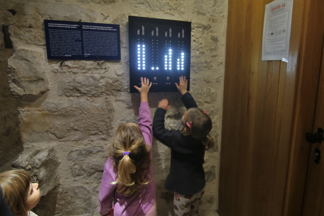 Betinski muzej u petak je bio glavno mjesto za izlazak na otoku