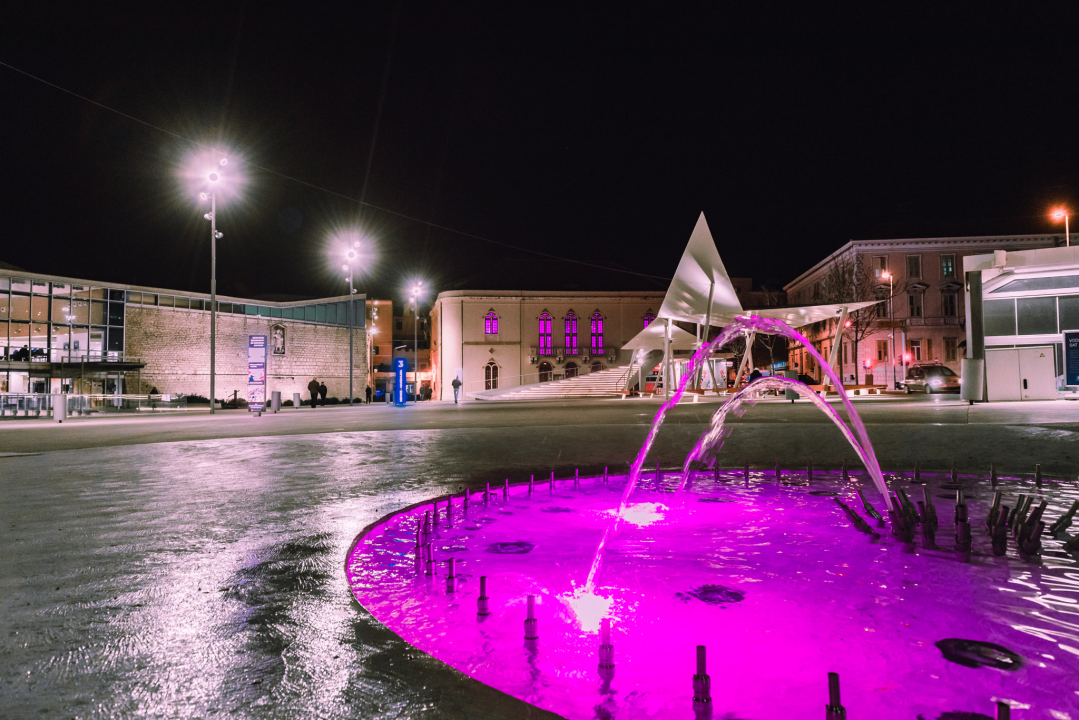 Šibenska katedrala i kazalište u ljubičastoj boji, a sve zbog jednog važnog razloga