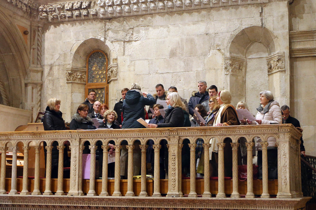 U katedrali održano misno slavlje s obredom pepeljenja