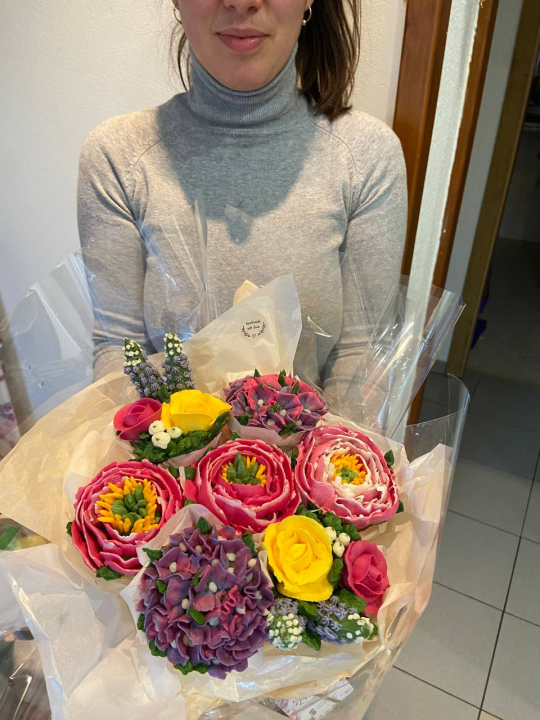 Suzzana je dom pronašla u Tisnom, a mnogi se iznenade kad shvate što su zapravo njezini buketi