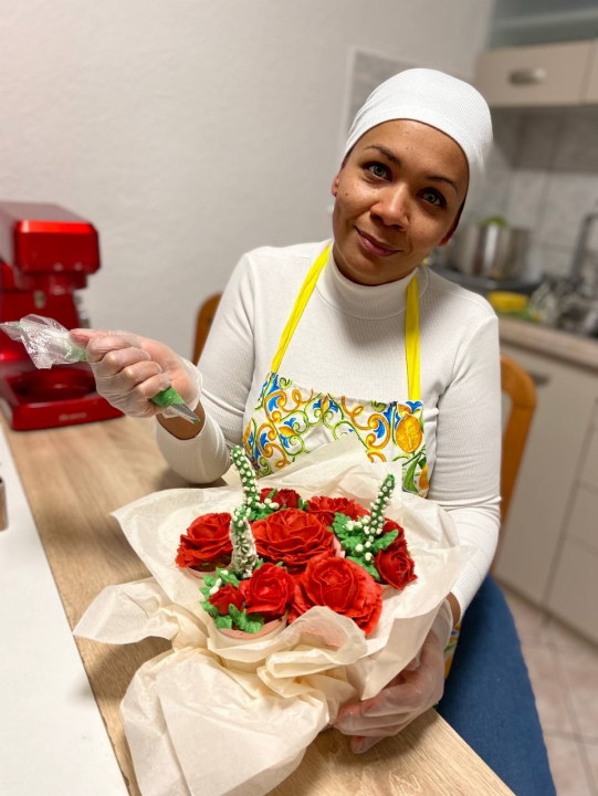 Suzzana je dom pronašla u Tisnom, a mnogi se iznenade kad shvate što su zapravo njezini buketi