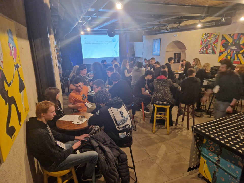 Finalisti srednjoškolske kviz lige stigli u Šibenik: Danas druženje, sutra natjecanje!