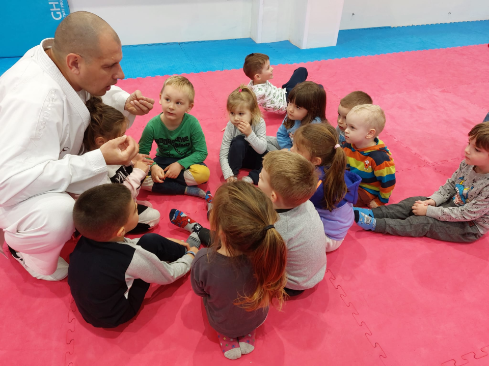 Tate iz dječjeg vrtića 'Šibenska maslina' cijeli tjedan djeci predstavljali svoje poslove 