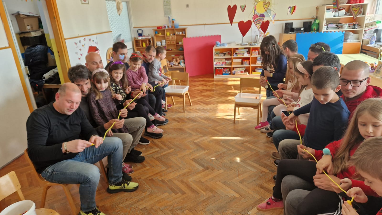 Tate iz dječjeg vrtića 'Šibenska maslina' cijeli tjedan djeci predstavljali svoje poslove 